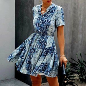Women's Dress LARGE Blue Snakeskin Drawstring Waist Shirt Dress size 8-10us